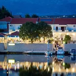 Seaview In With Balcony * Obrovac